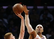 B体育app-老鹰主场大胜骑士，展现强劲实力