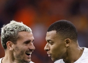 B体育视频-激烈角逐：两队对决谁将脱颖而出的简单介绍