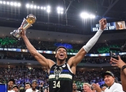 B体育课程-雄鹿击败篮网，取得五连胜