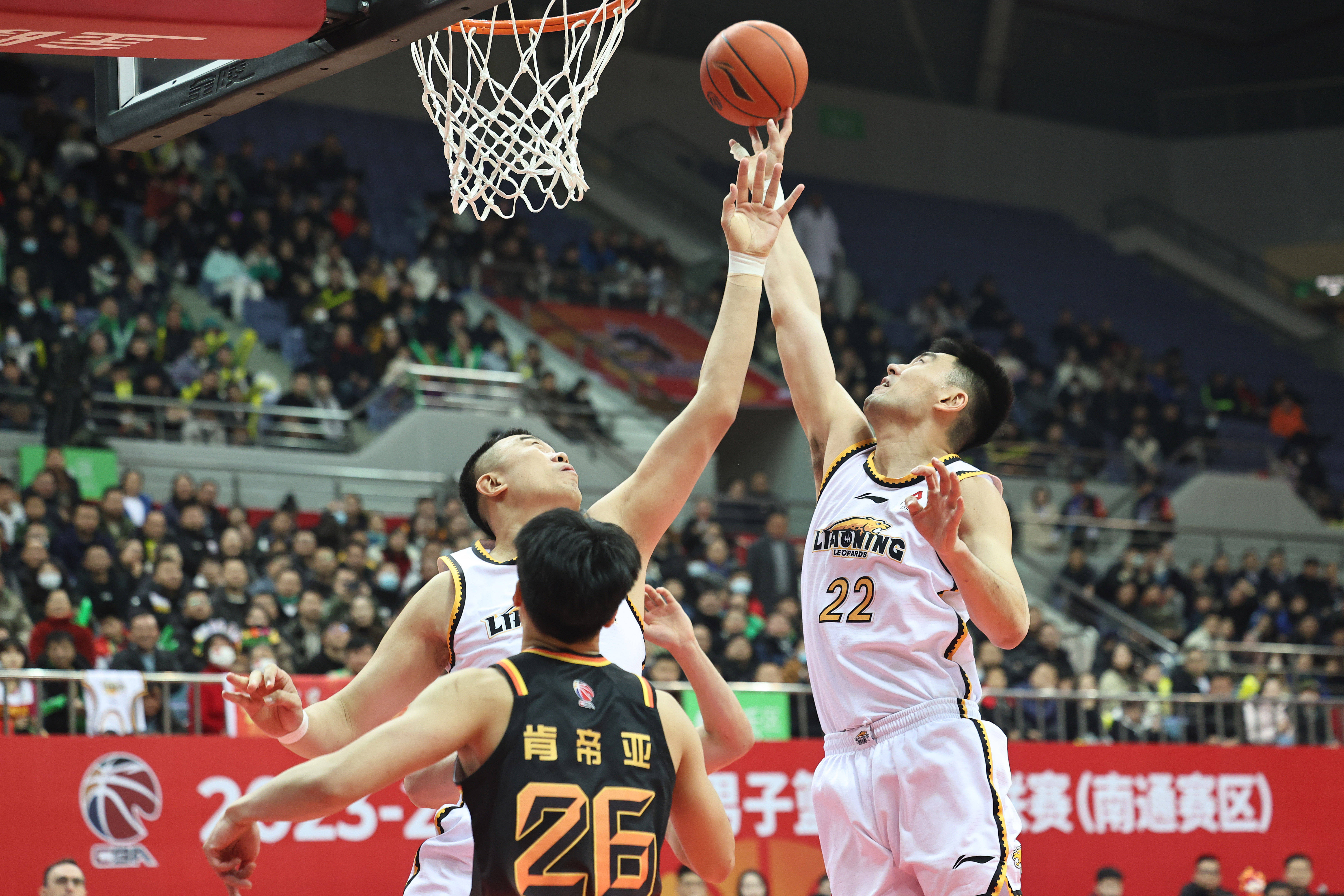 选手高难度操作,篮球比赛风华绝代的简单介绍 选手高难度操作,篮球比赛风华绝代的简单介绍