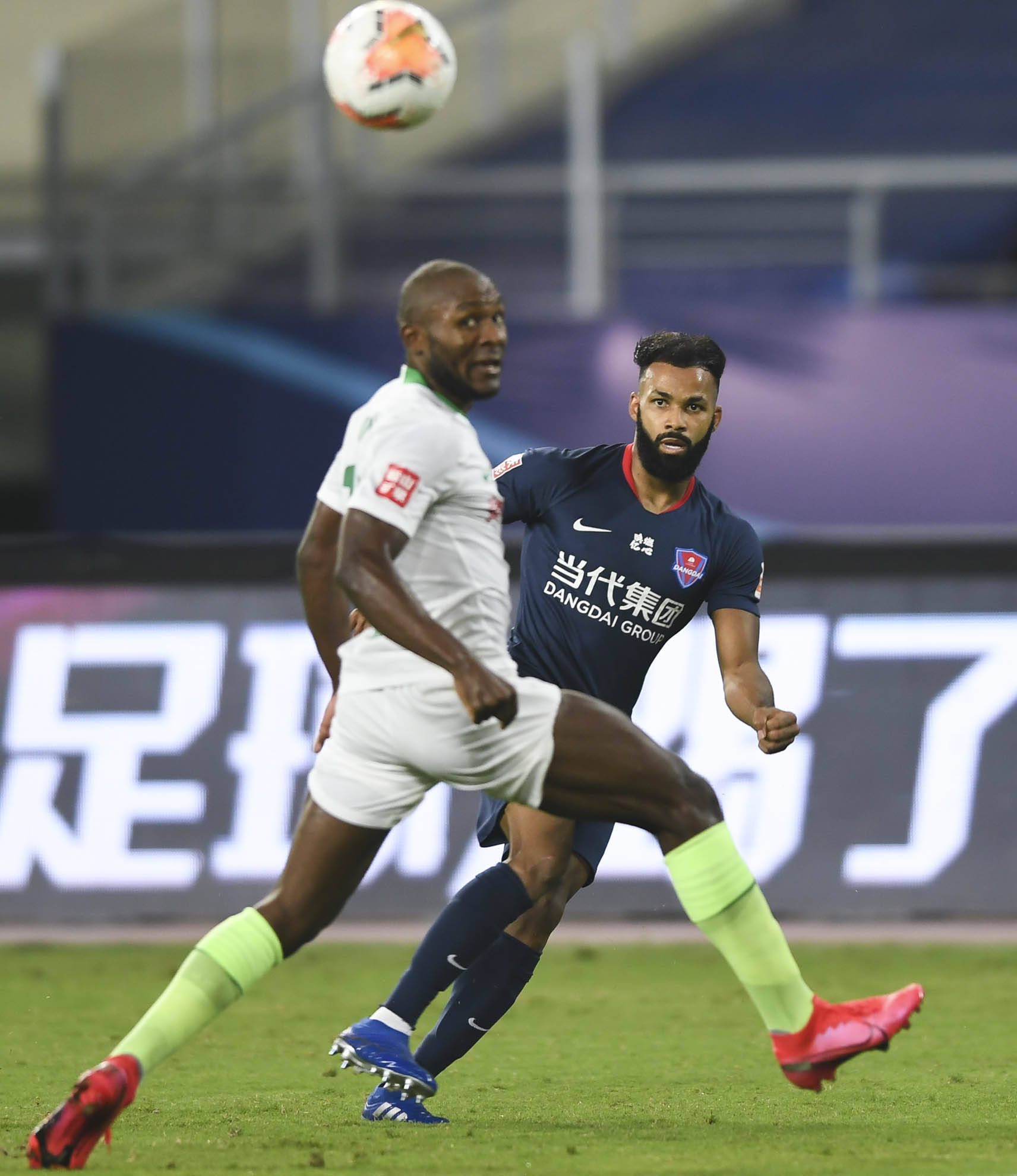 青岛黄海客场力挤重庆斯威,暂居积分榜次席的简单介绍 青岛黄海客场力挤重庆斯威,暂居积分榜次席的简单介绍