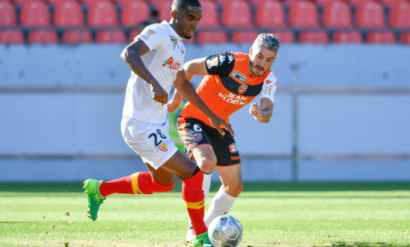 沙尔克客场逆袭,取得重要的胜利 沙尔克客场逆袭,取得重要的胜利