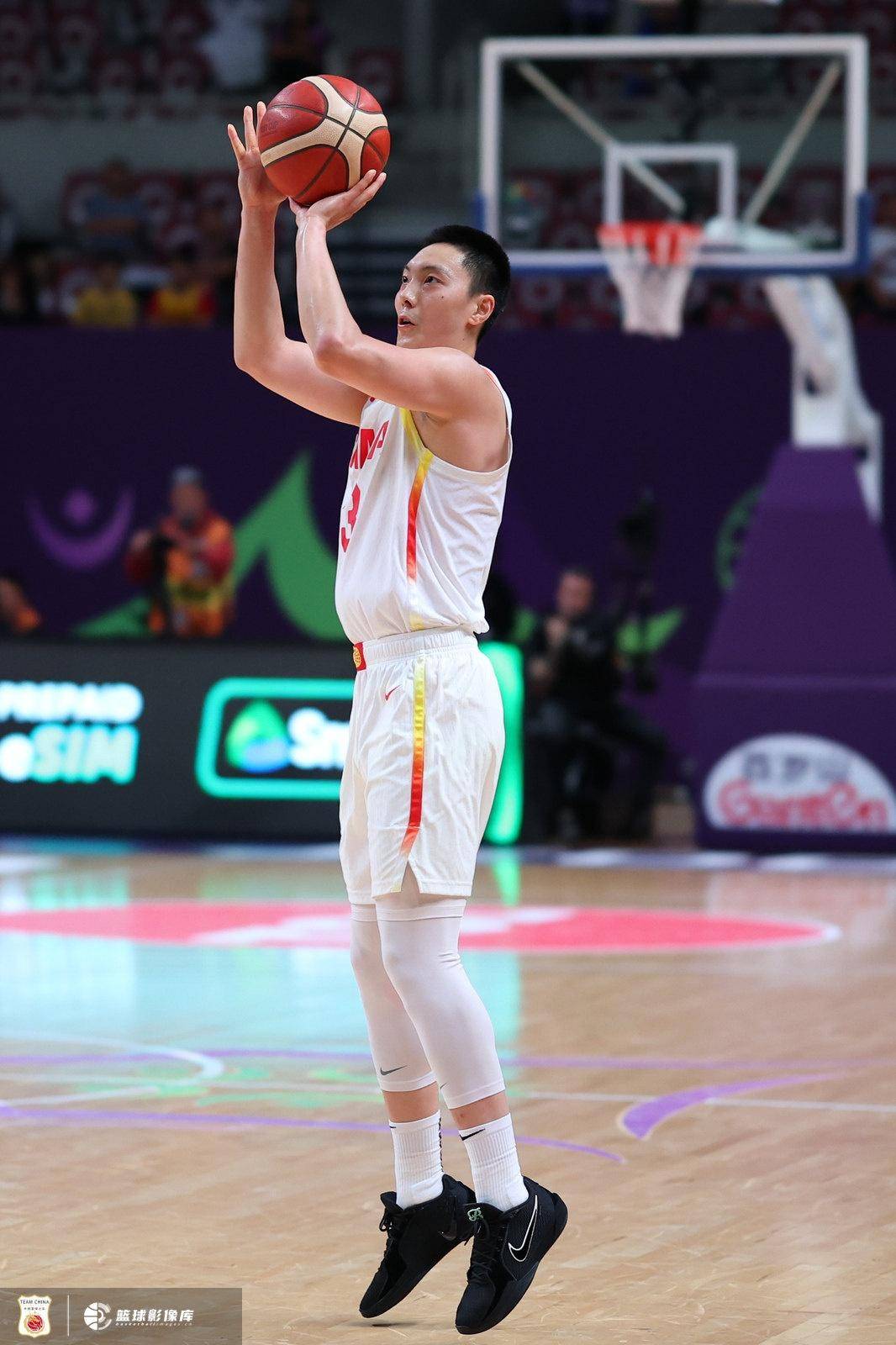 突破防守频繁，场面精彩纷呈