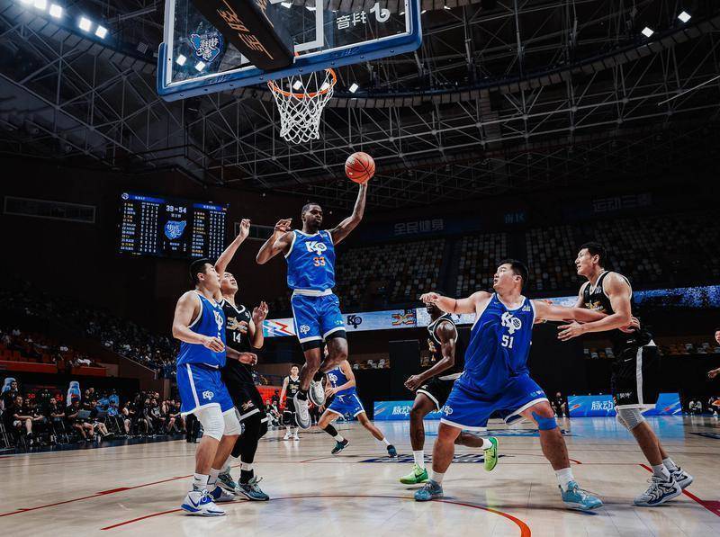 硬汉街球在亚洲赛事中大显身手的简单介绍 硬汉街球在亚洲赛事中大显身手的简单介绍