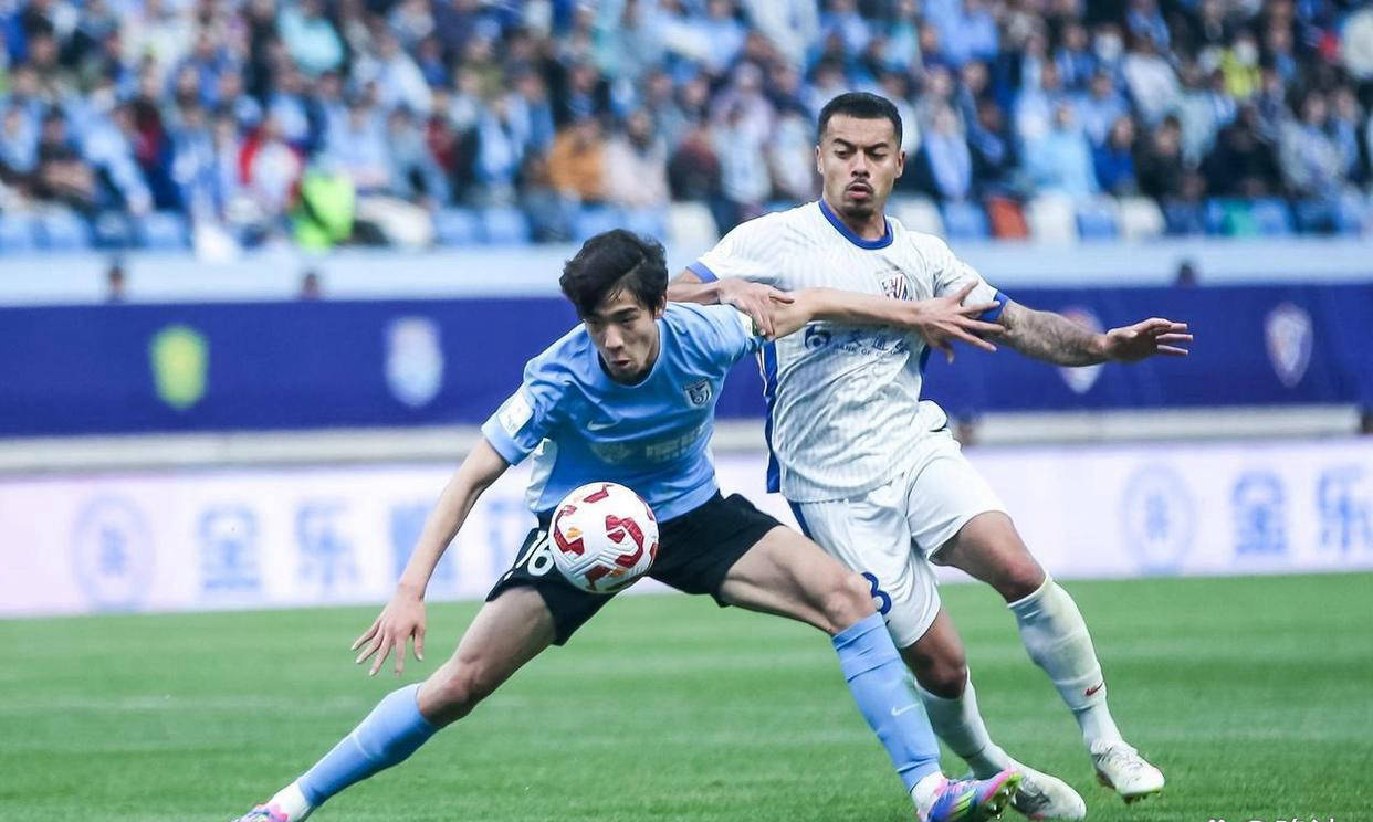 中超球员战术运用独特,场上表现引人注目 中超球员战术运用独特,场上表现引人注目