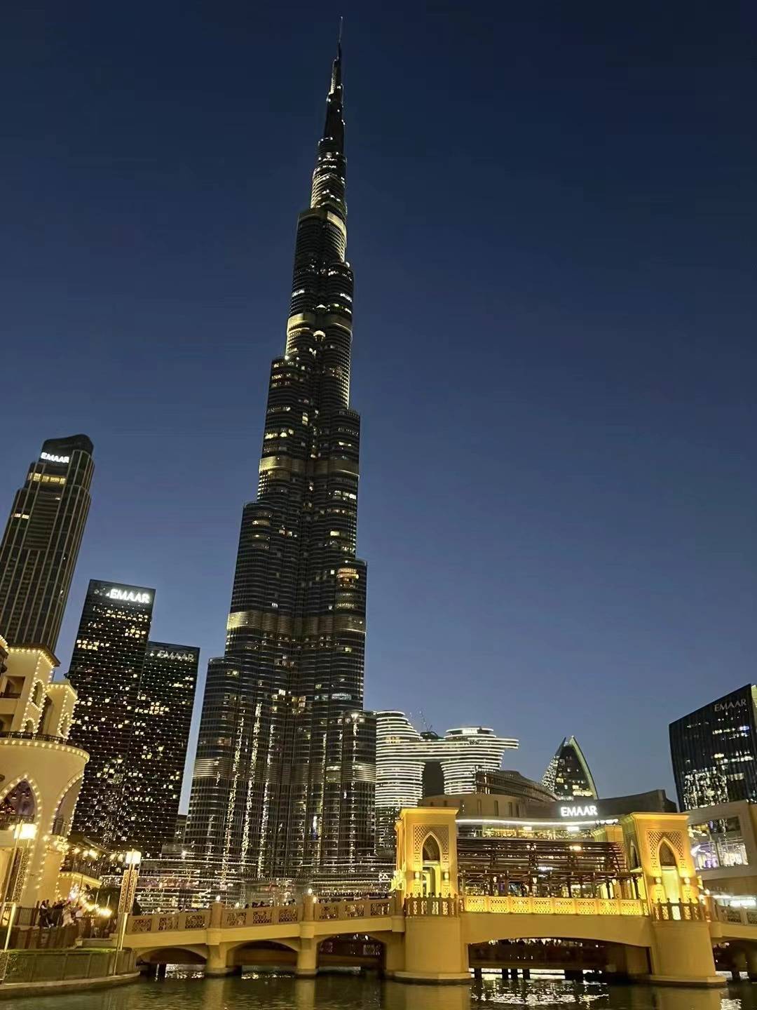 阿布扎比富豪加大投资，引来围观者极力追捧