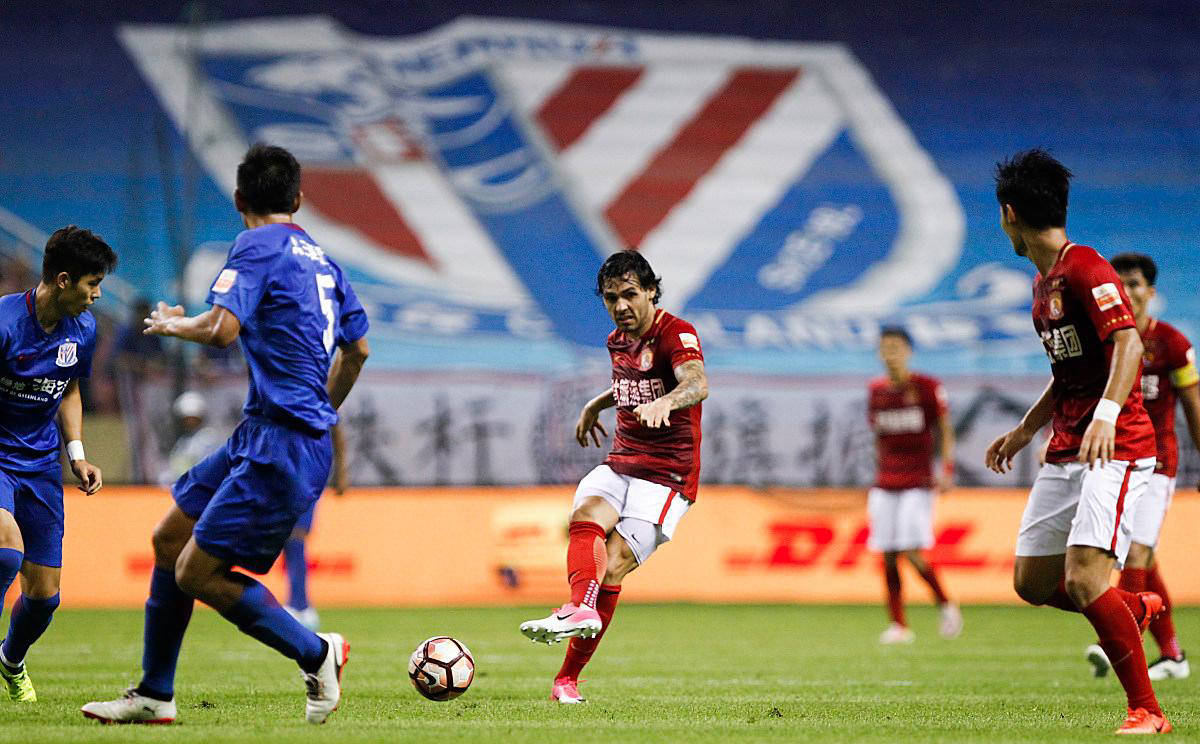 那不勒斯与热那亚交锋，实力胜出