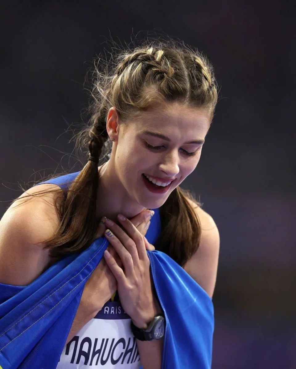 包含乌克兰举重运动员力压群雄夺冠的词条 包含乌克兰举重运动员力压群雄夺冠的词条