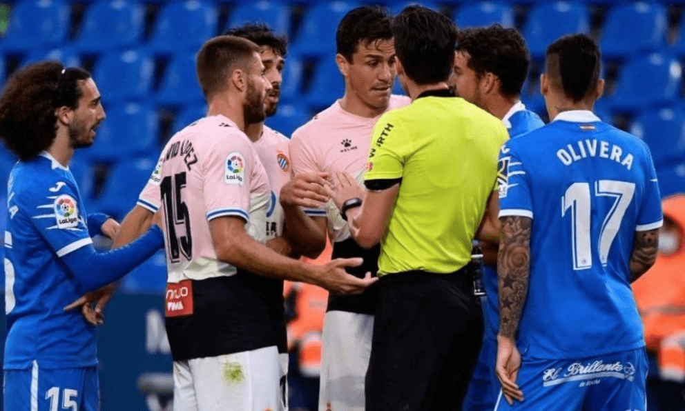 包含布里斯托尔城实现逆袭,击败对手夺冠的词条 包含布里斯托尔城实现逆袭,击败对手夺冠的词条