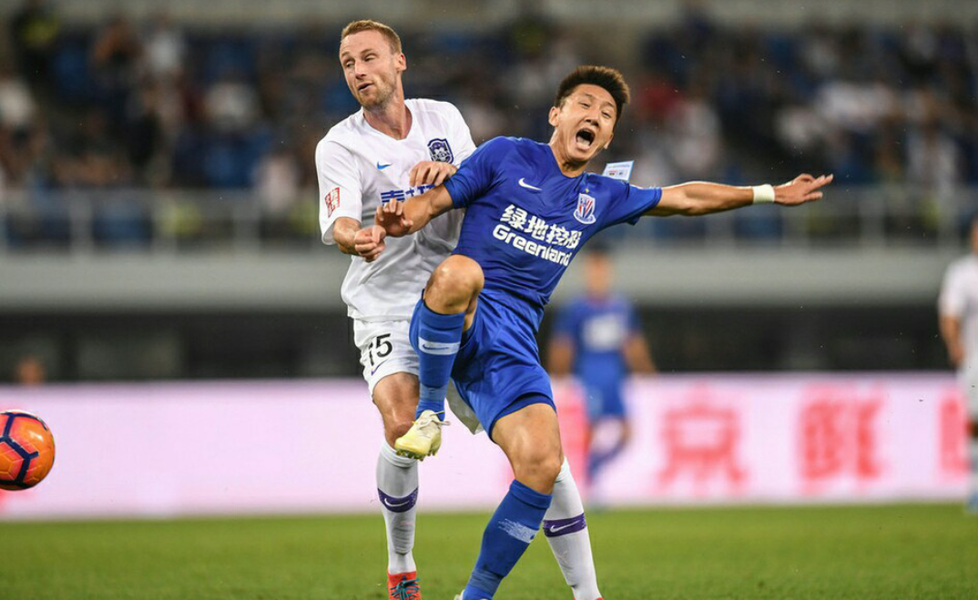 包含天津泰达主帅赞扬球员表现，希望保持胜势的词条